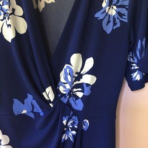 Banana Republic Floral Dress 🌺